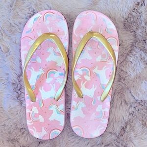 Cat & Jack light pink white & gold unicorns 🦄 rainbows 🌈 flip flops Medium 2/3